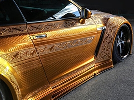 Золотий Nissan GT-R від Kuhl Racing